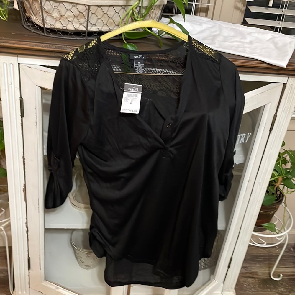 RUE21 BLACK WITH LACE IN BACK & 3/4 length sleeves